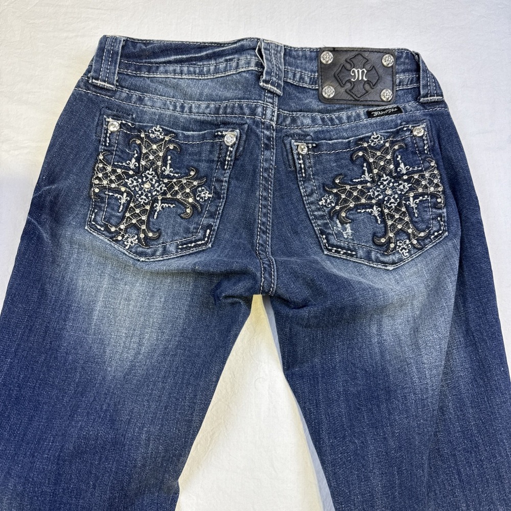 Miss Me JEANS 27/31 Cross Embellished Pockets Zip fly MID Rise Boot WHISKERING